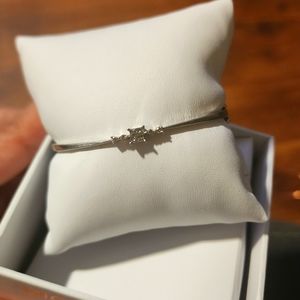 18k White Gold diamond bangle